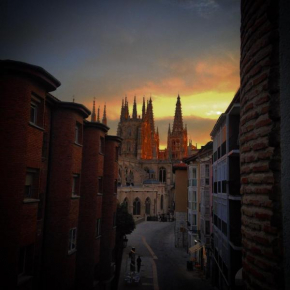 Atuaire Home Vivienda en Perfecta ubicación al lado de la Catedral de Burgos